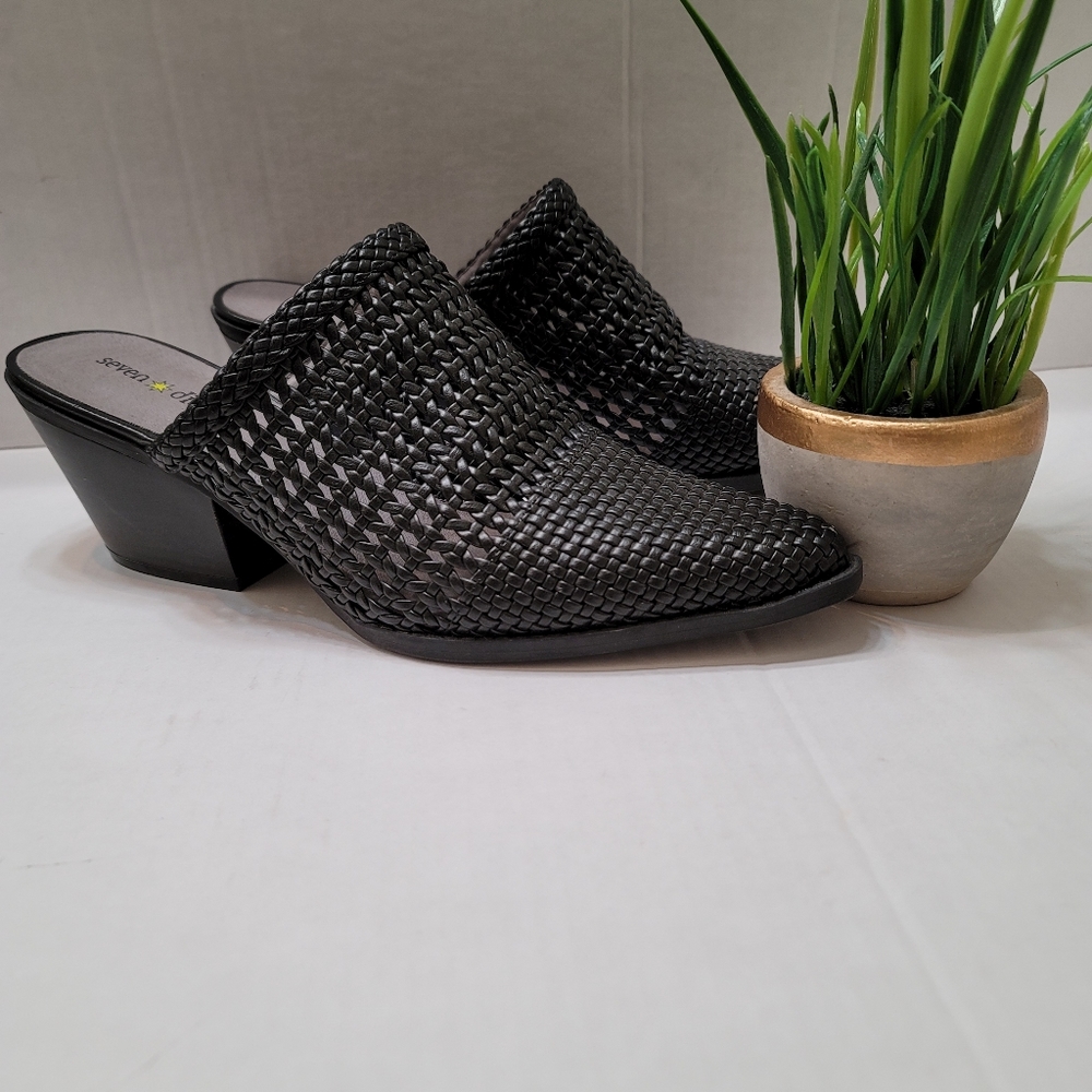 Mesh Black Mules With Pointy Toe - image 1